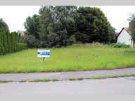 Titelbild für Voll erschlossenes Baugrundstück (Baulücke) - bebaubar mit einem Einfamilienhaus. Laut