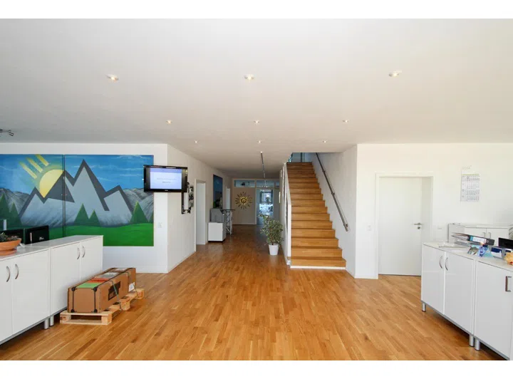 Eingang (zwischen 2 und 3)