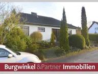 Titelbild für Erbaut wurde dieses freistehende Objekt im Jahr 1976 als vollunterkellertes