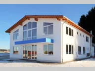 Titelbild für In einem hochmodernen, lichtdurchfluteten Bürogebäude, nahe der Auffahrt zur A980,