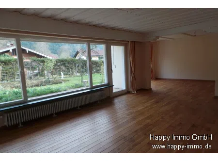 Wohnzimmer mit einer Terrasse